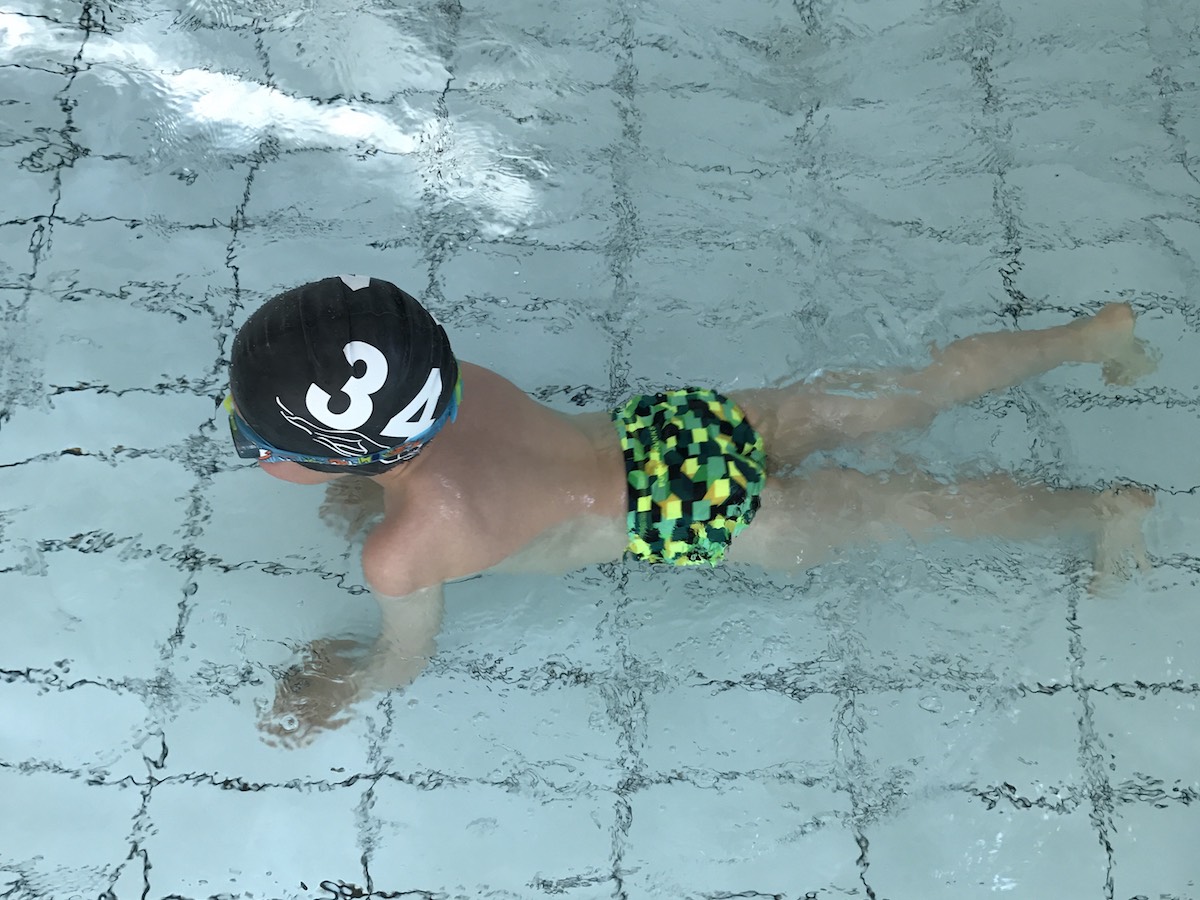 enfant piscine